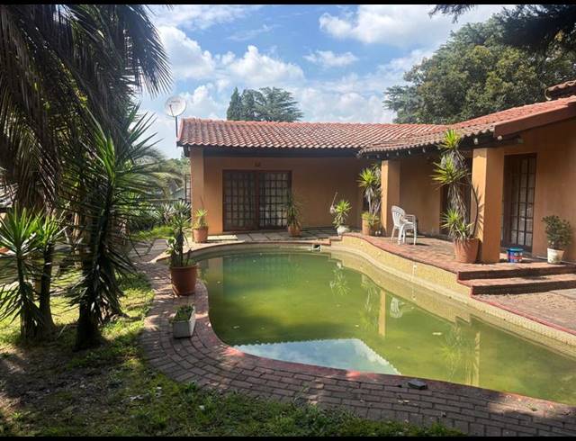 6 BEDROOM HOUSE FOR SALE IN BUCCLEUCH